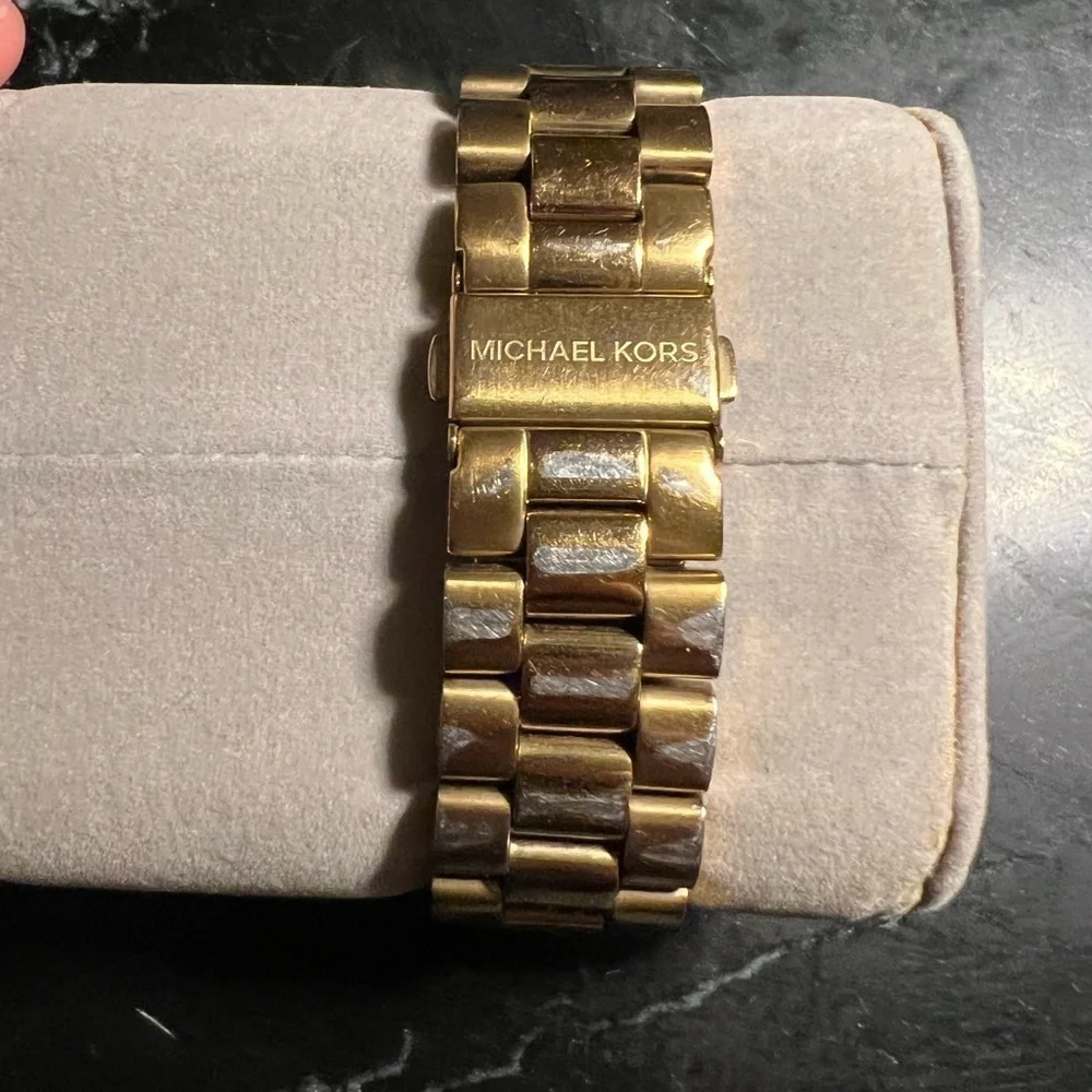Michael‎ Kors Mid-Size Runway MK5055 Wrist Watch for Women, gold